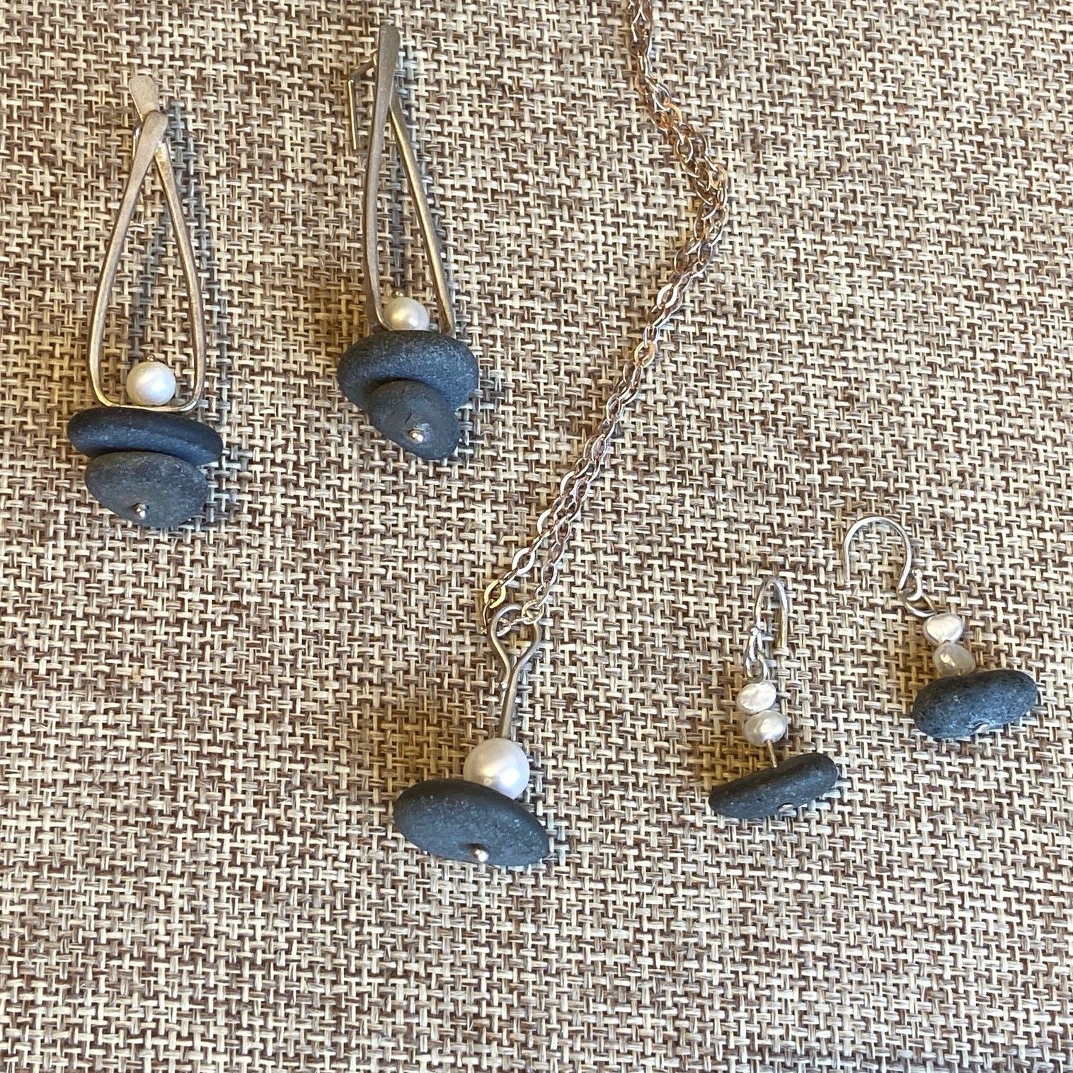 Stacked Stones With Pearls Earrings & Necklace