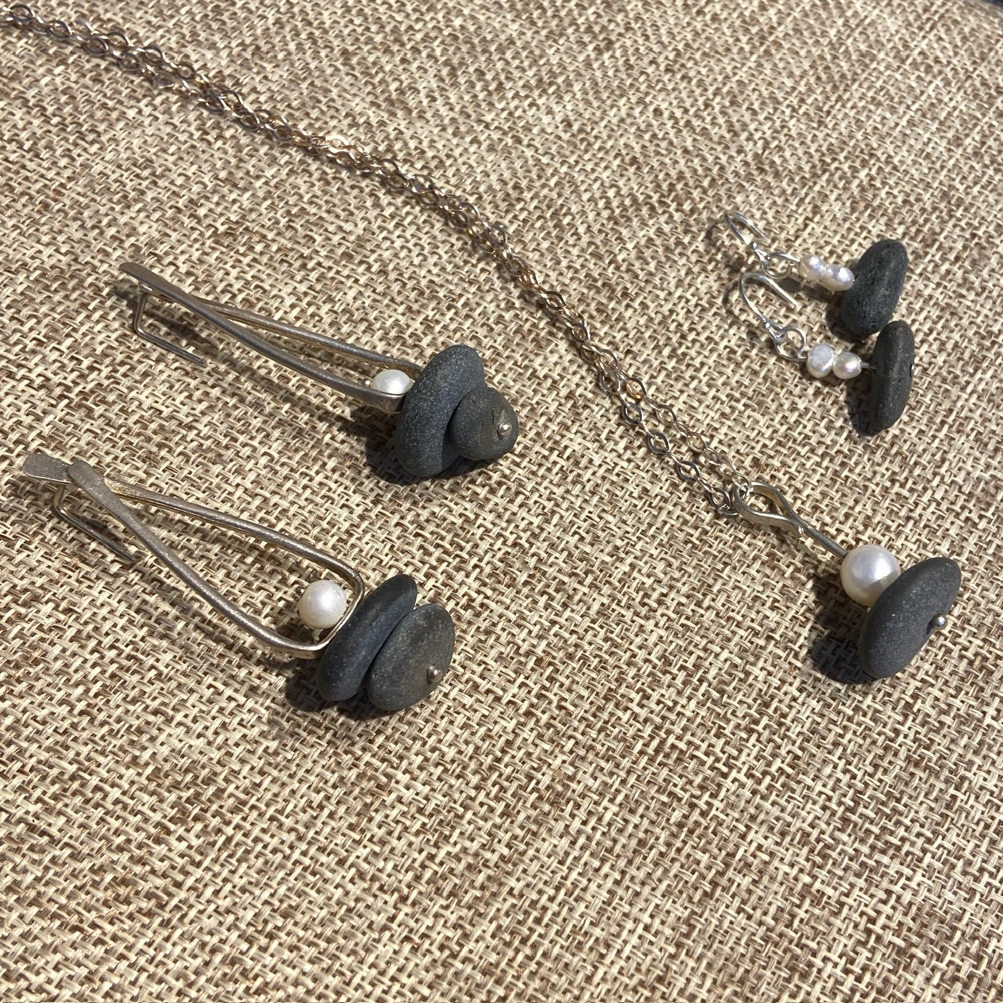 Stacked Stones With Pearls Earrings & Necklace