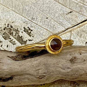 Natural Diamond Ring in 18k Gold
