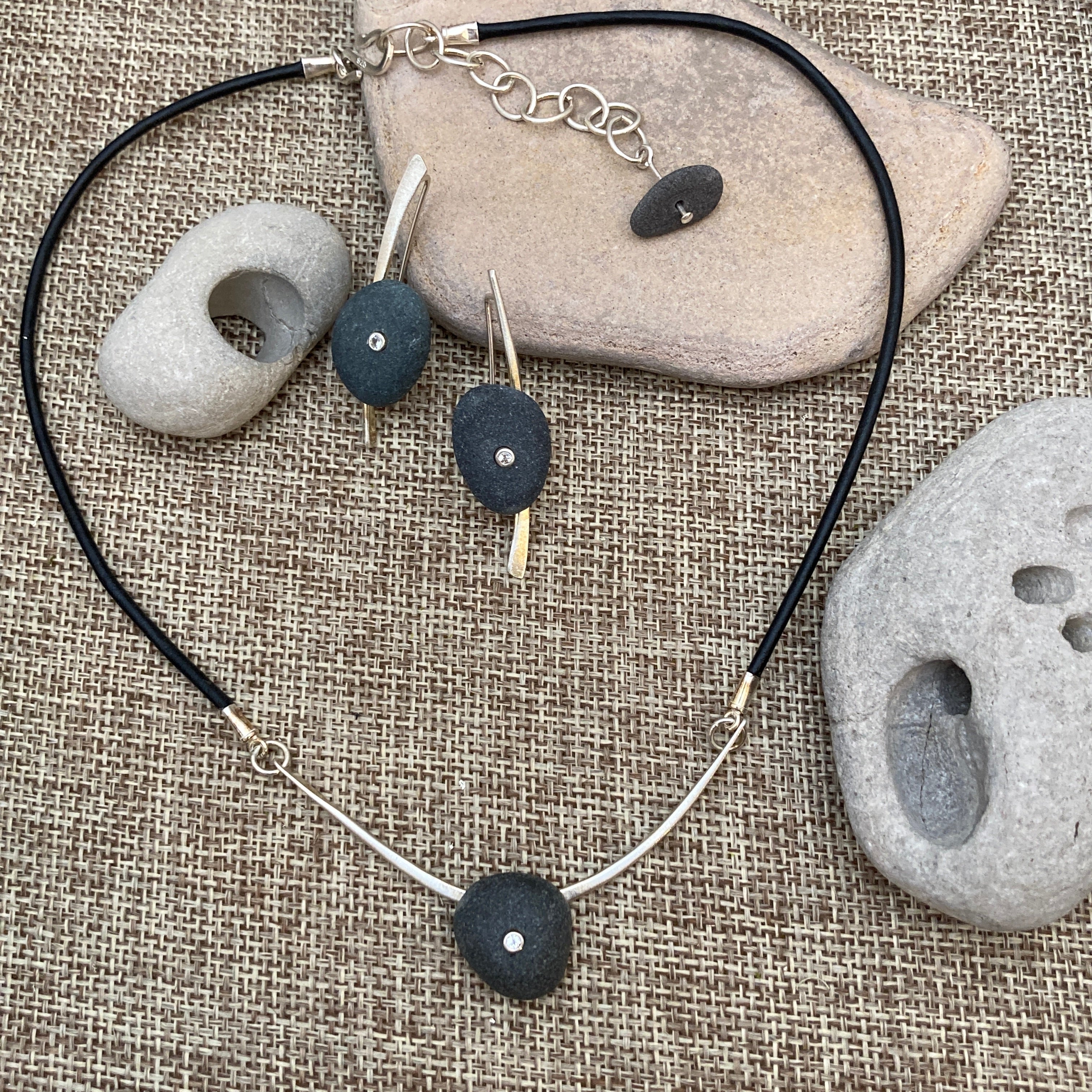 Pebble Pendant & Earrings