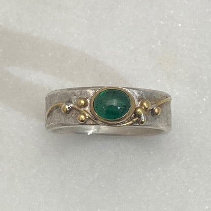 Emerald Cabachon Ring